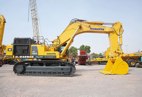 2019 Komatsu PC850-8R1 Track Excavator Right Side View