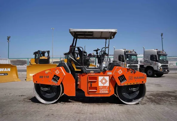 2020 Hamm HD 110 Double Drum Roller Right View - RO-0344