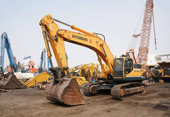 2020 Hyundai 480LC-9S Track Excavator Front Left View