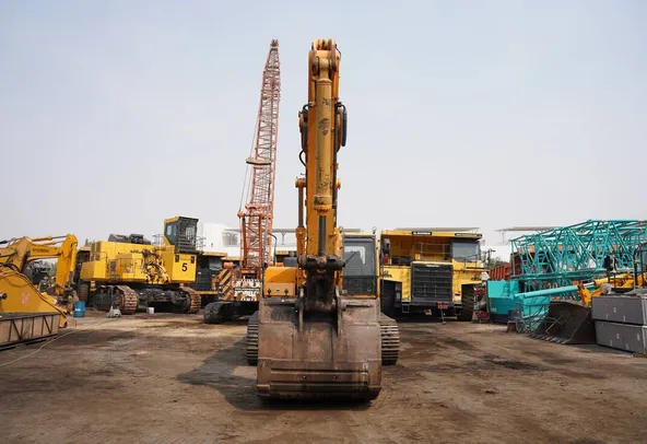 2020 Hyundai 480LC-9S Track Excavator Front View