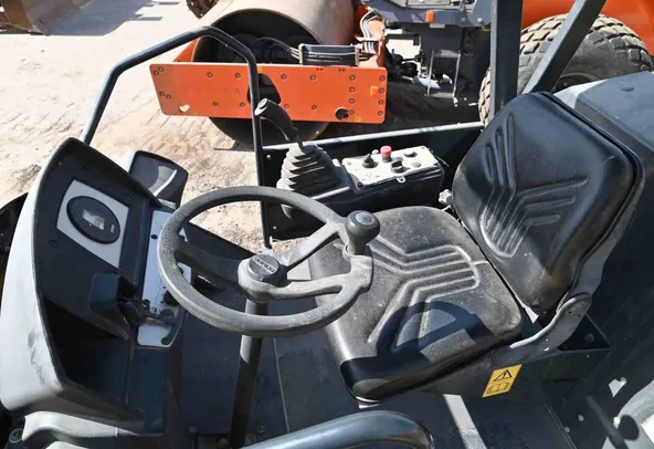 2021 Bomag BW 211 D-40 Single Drum Roller Cabin View - RO-0446