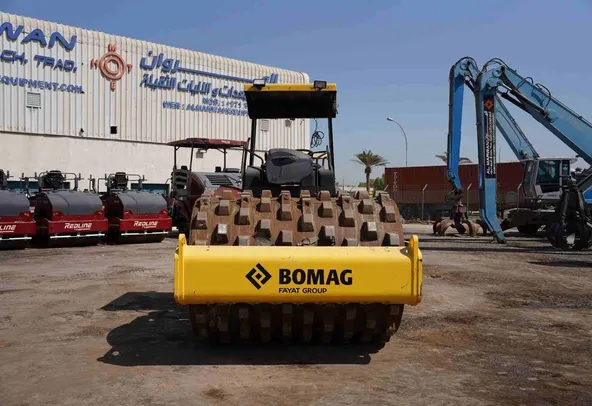 2021 Bomag BW 211 D-40 Single Drum Roller Front View - RO-0446