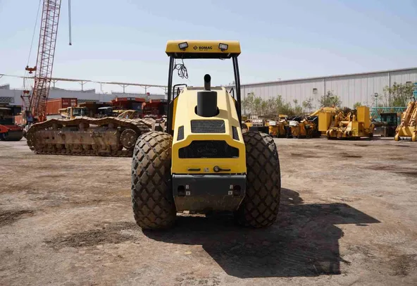 2021 Bomag BW 211 D-40 Single Drum Roller Rear View - RO-0446