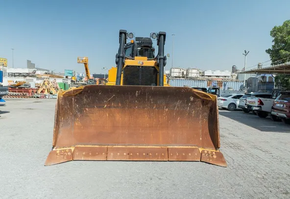 2021 Caterpillar D8T Bulldozer Front View