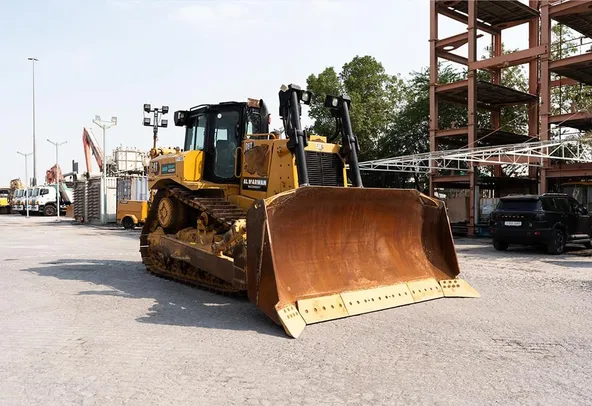 2021 Caterpillar D8T Bulldozer Front Right View