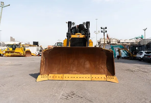 2021 Caterpillar D8T Bulldozer Front View