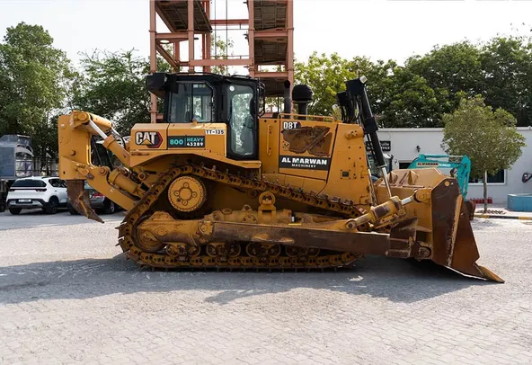 2021 Caterpillar D8T Bulldozer Right Side View