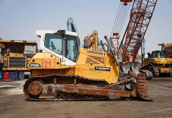 2021_liebherr_736_bulldozer_right_side_view