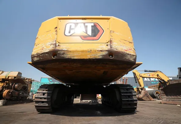 2022 Cat 395 Track Excavator Front undercarriage