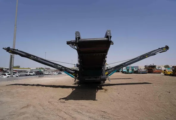Powerscreen Horizon 6203 Horizontal Screener Front View - CE-0012