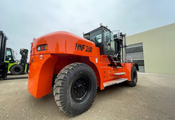 Socma HNF-250 Forklift Rear Right Image