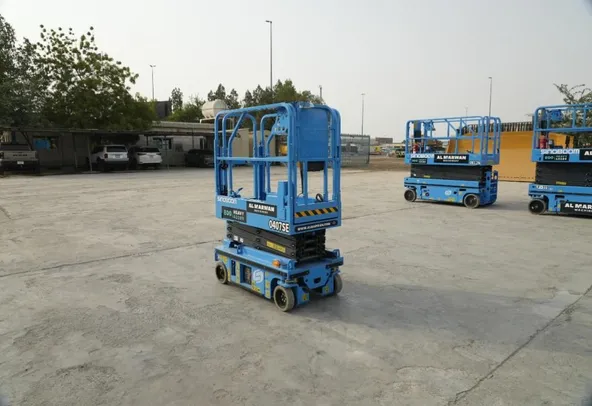 Sinoboom 0407SE Electric Scissor Lift Front Right View
