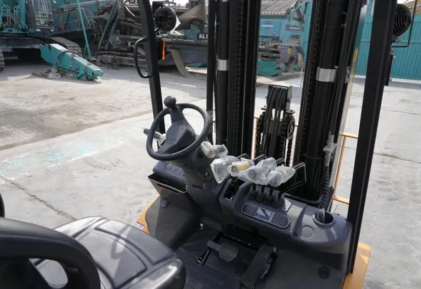 2025 Socma FB30 Electric Forklift Inside Cabin View