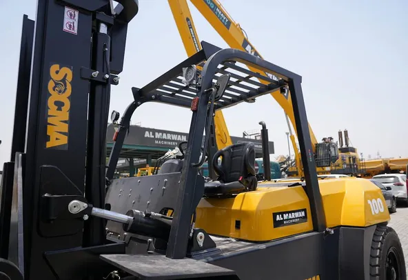 Socma HNF-100 Diesel Forklift Inside Cabin View