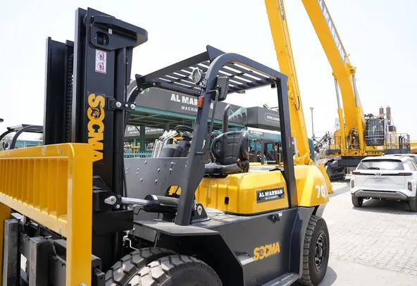 Socma HNF-70 Diesel Forklift Inside Cabin View