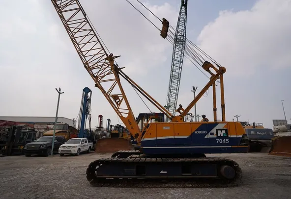 1995 Kobelco 7045 Crawler Crane CRC-0194 - left side- Al Marwan Machinery