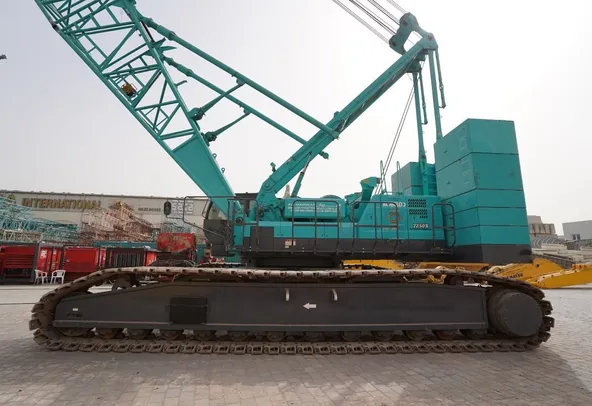 2015 Kobelco 7250S Crawler Crane CRC-0300 left side - Al Marwan Machinery