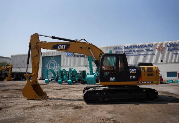 2020 CAT 323D3 Track Excavator left side view - Al Marwan Machinery