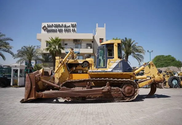 2004 Komatsu D275A-2 Bulldozer left side view | Al Marwan