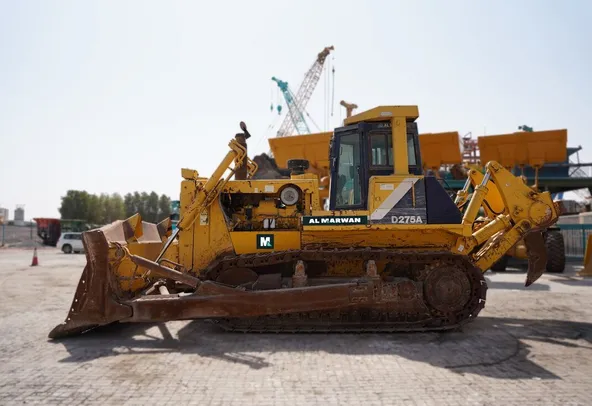 Komatsu Bulldozer D275A-2 - 2004 - left side view| Al Marwan Machinery