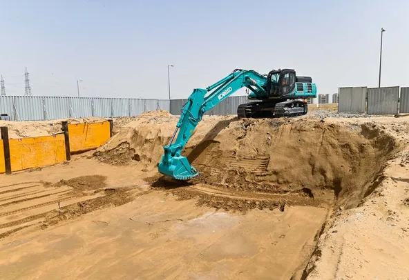 Rent Large 50 Ton Standard Excavators | Al Marwan