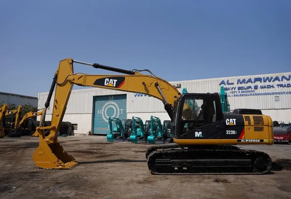 Cat 323D3 Track Excavator 2020-Side-Al Marwan