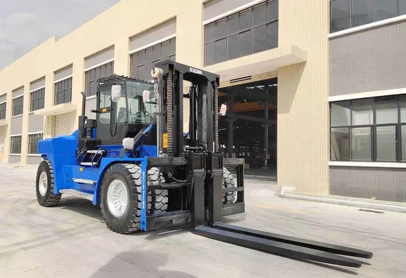 Socma HNF-220 Forklift Front RIght View