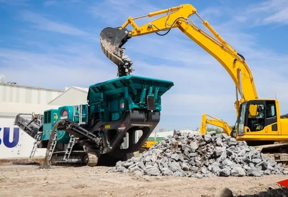 New 2024 Powerscreen Premiertrak 400X Crusher | Al Marwan
