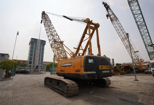 1995 Kobelco 7055-3F Crawler Crane CRC-0085 - rear left - Al Marwan Machinery