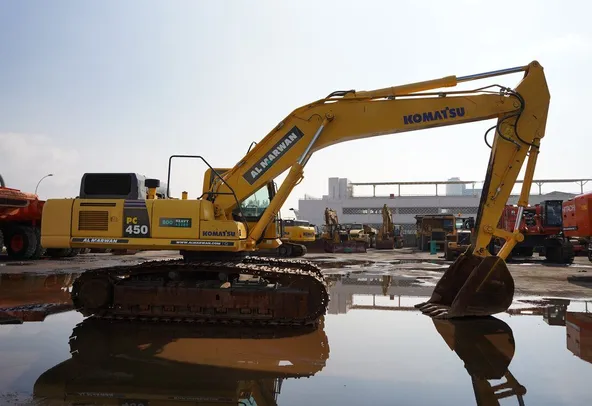 Komatsu PC450-8 Track Excavator 2016 left-side-view - Al Marwan Heavy Machinery