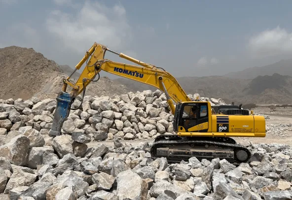 Rent Large 50 Ton Standard Excavators | Al Marwan