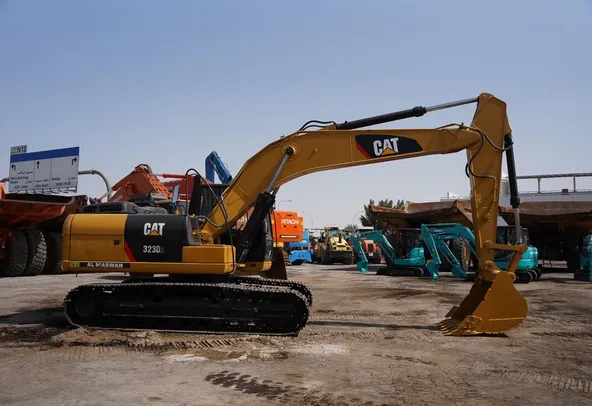 2020 CAT 323D3 Track Excavator Right Side View - Al Marwan Machinery