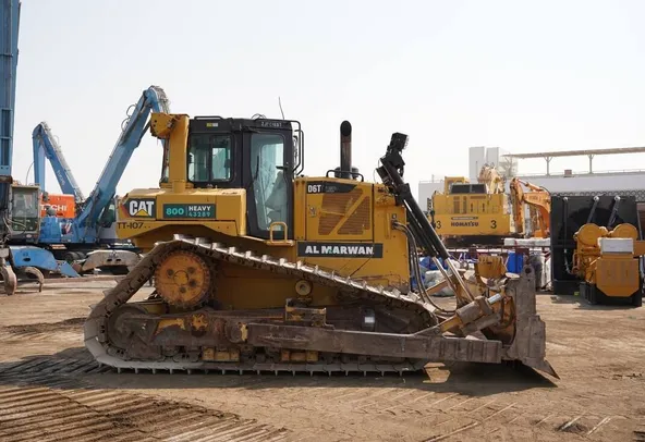 2014 Cat D6T LGP Bulldozer TT-TT-0107 right side view| Al Marwan