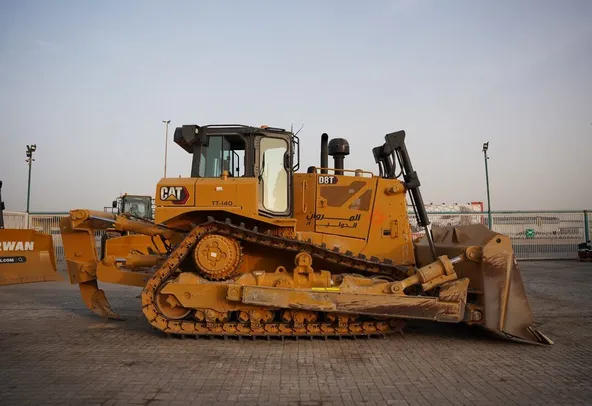 Caterpillar D8T Crawler Bulldozer 2021 right side view