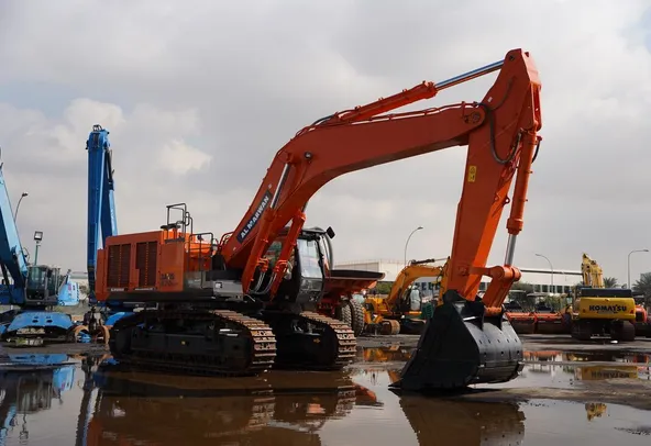 2017 Hitachi ZX870 Crawler Excavator - front-left- Al Marwan Machinery