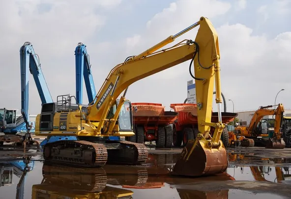 2016 Komatsu PC450-10 Track Excavator front-left-view- Al Marwan