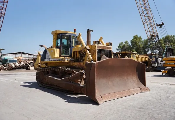 2004 Komatsu D275A-2 Bulldozer front right view | Al Marwan