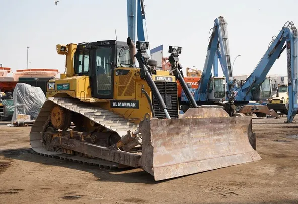 2014 Cat D6T LGP Bulldozer TT-TT-0107 front right view | Al Marwan