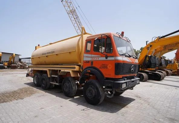 2001 Used Mercedes-Benz Actros 3235K 4x8 Water Tanker Truck 5000 Gallon Tank Off-Road Hauler