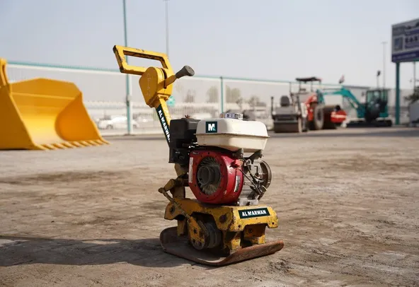 Sakai PF65 Reversible Plate Compactor 2005 front right|Al Marwan Machinery