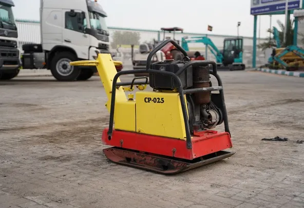 2001 Dynapac LG550 Plate Compactor front right view - Al Marwan Machinery