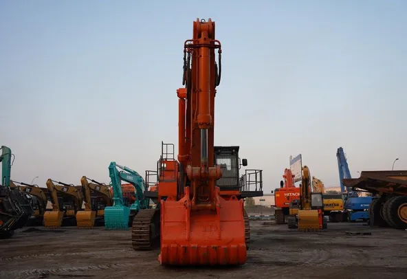 Used 2017 Hitachi EX1200-6 Excavator | Al Marwan