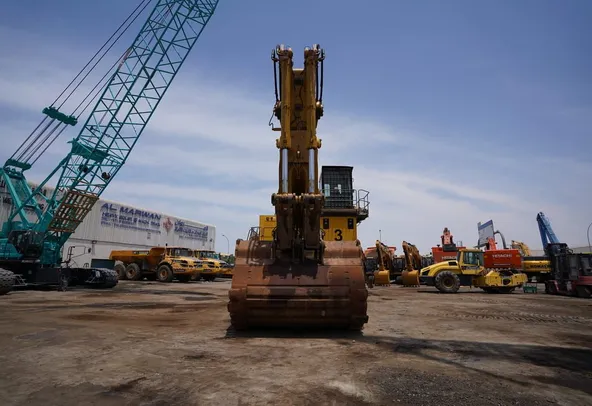 2019 Komatsu PC2000-8 Large Mining Quarry Track Excavator front-view