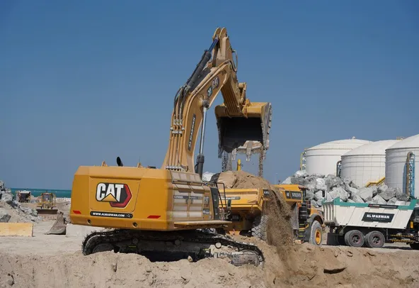 95-ton Excavators for Rent, application image