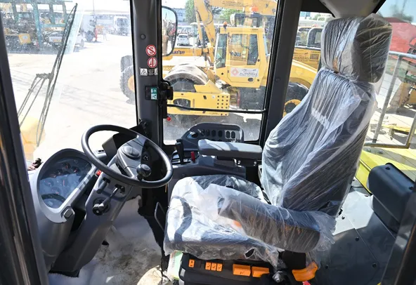 2022 Like-New Komatsu WA470-6R Medium Wheel Loader Shovel