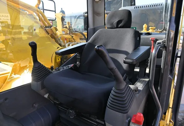 2016 Komatsu PC450-10 Track Excavator cabin-view - Al Marwan