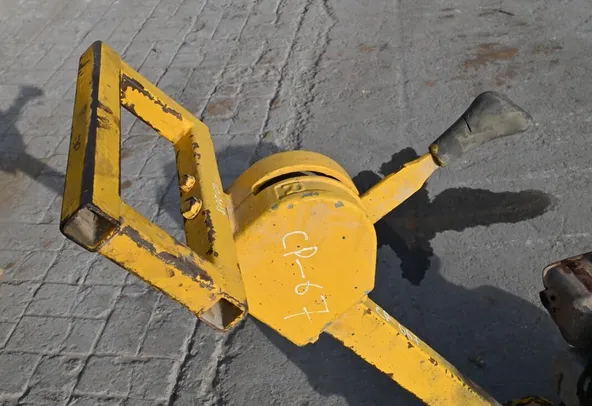 Sakai PF65 Reversible Plate Compactor 2005 handle view- Al Marwan Machinery