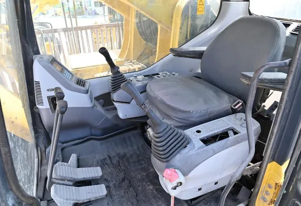 2005 Komatsu PC1250-7 Track Excavator Cabin view - Al Marwan Machinery