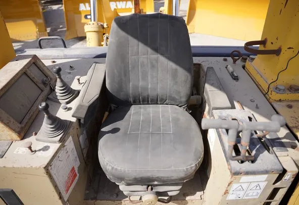 2004 Komatsu D275A-2 Bulldozer cabin view| Al Marwan Machinery