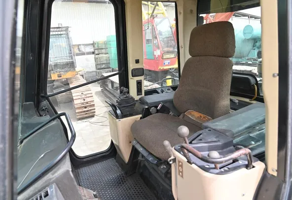 Caterpillar 963C Track Loader 2003 - Al Marwan Heavy Machinery